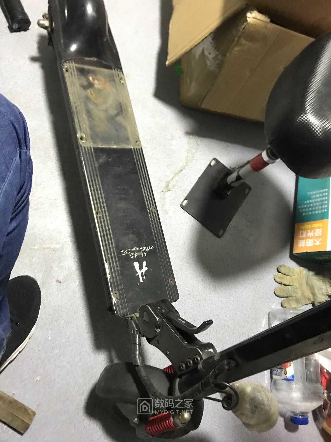 拆个电动滑板车修复电池组 - 维修达人 数码之家