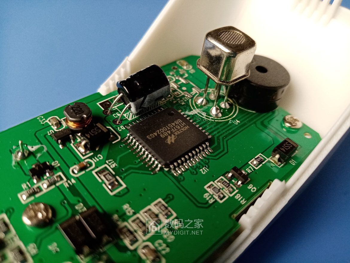 主控芯片是合泰半导体标准 A/D  LCD 型 Flash 单片机  型号 HT67F489