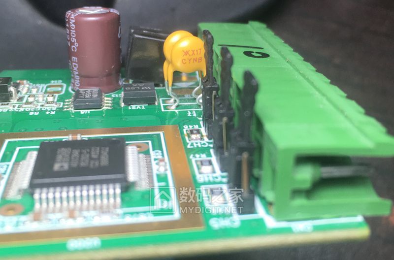 拆解研华模拟量采集模块ADAM4118 行业拆客 数码之家