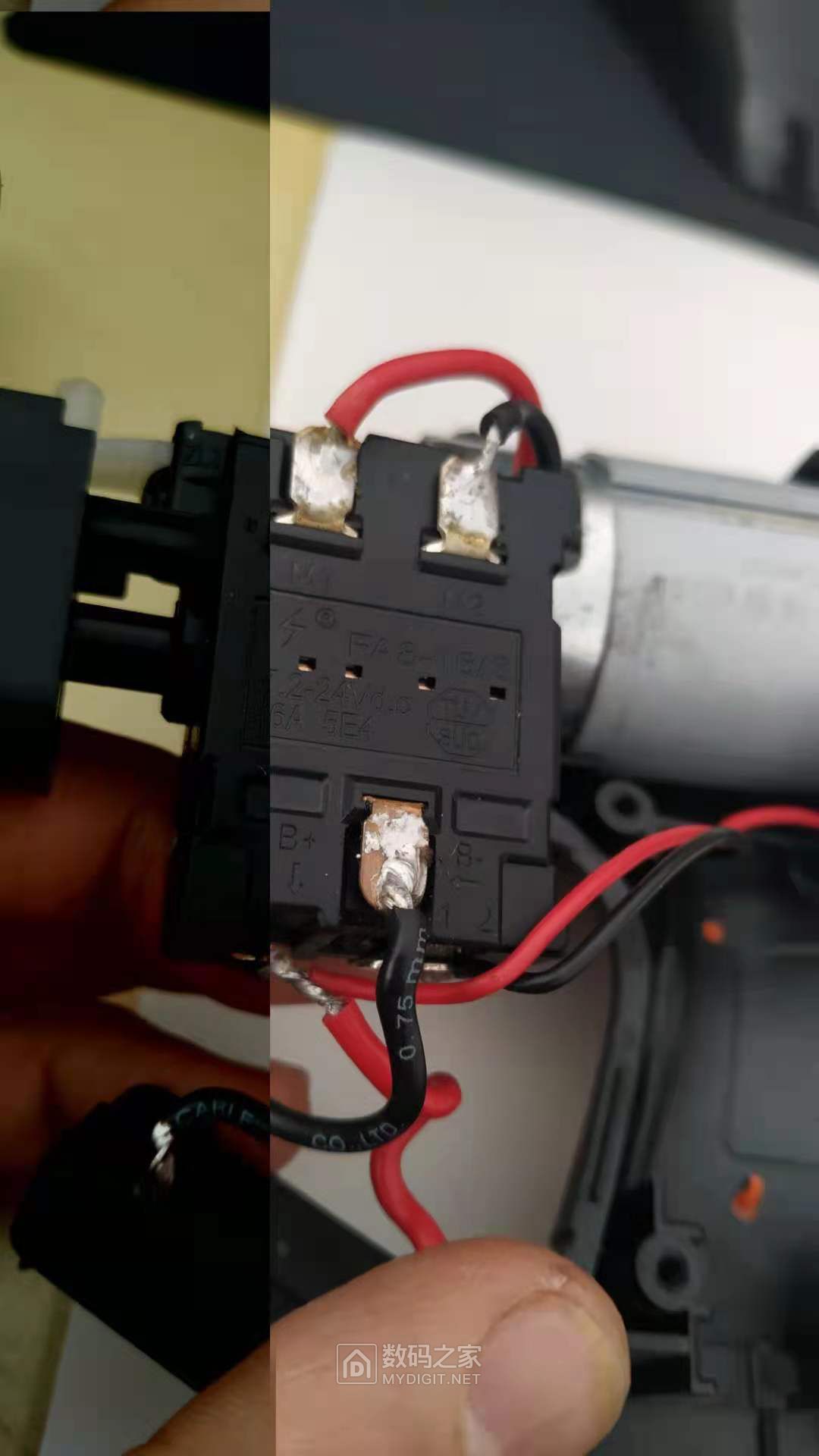 拆解电动螺丝刀控制开关研究里面的结构并维修