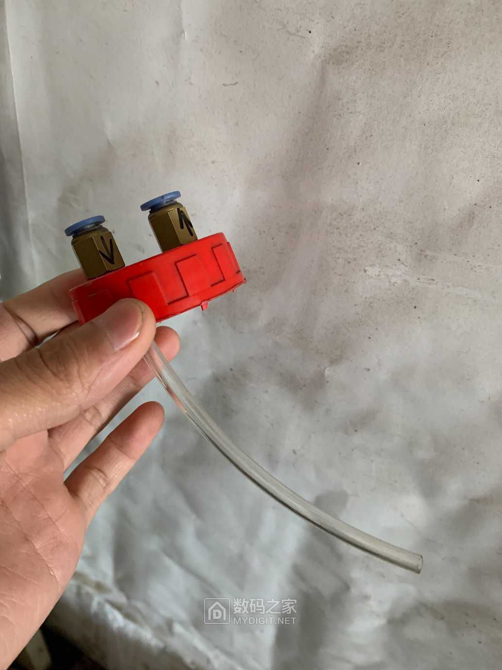 准备给汽车换机油,用负压抽机油,做个抽油器