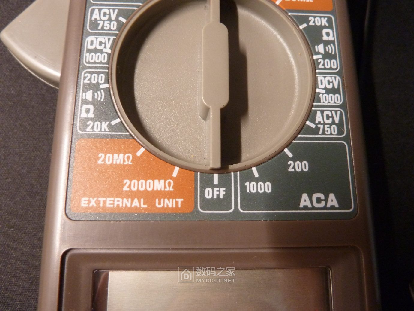 首拆拆解滨江dt266钳形数字万用表