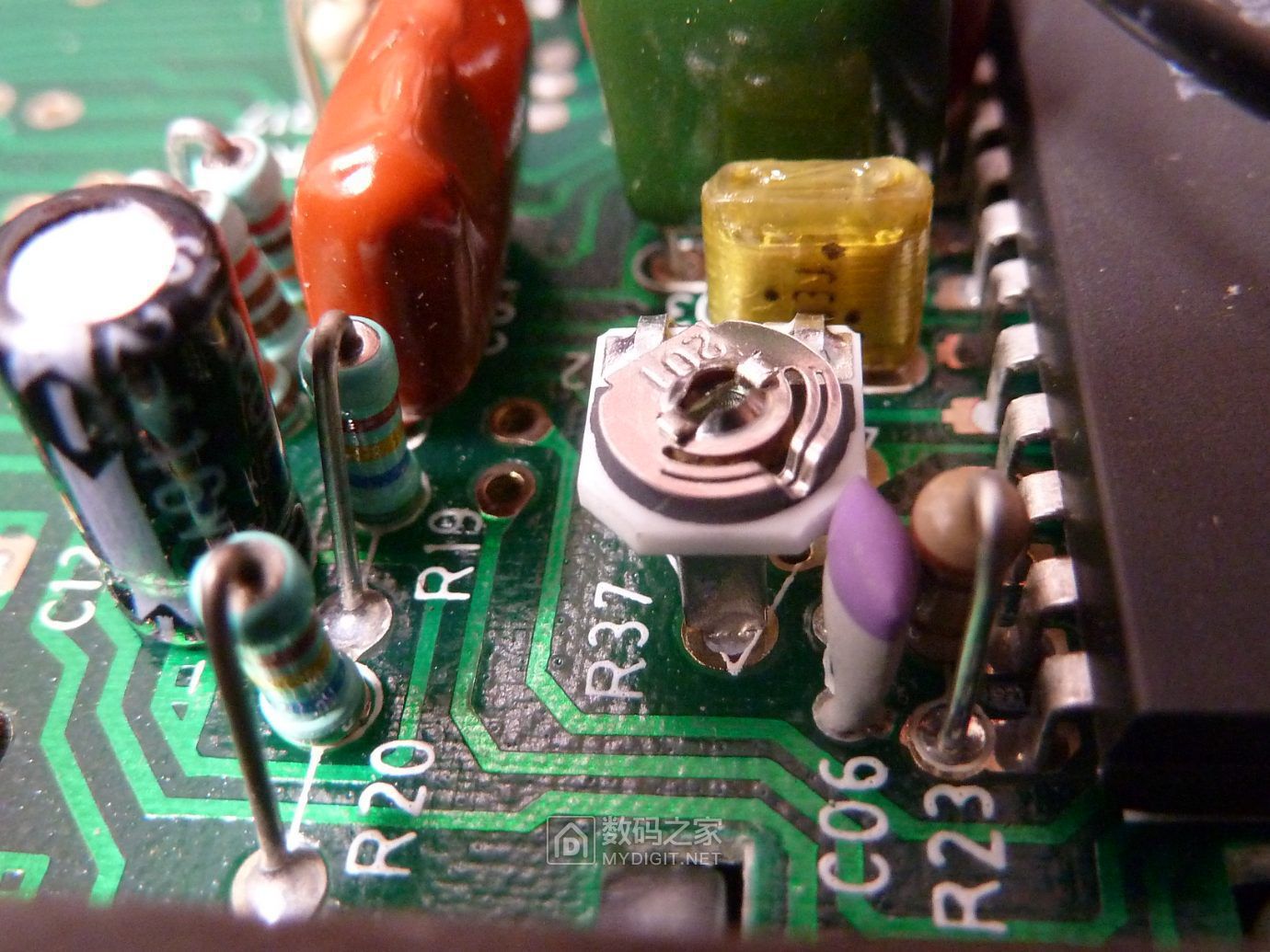 首拆拆解滨江dt266钳形数字万用表