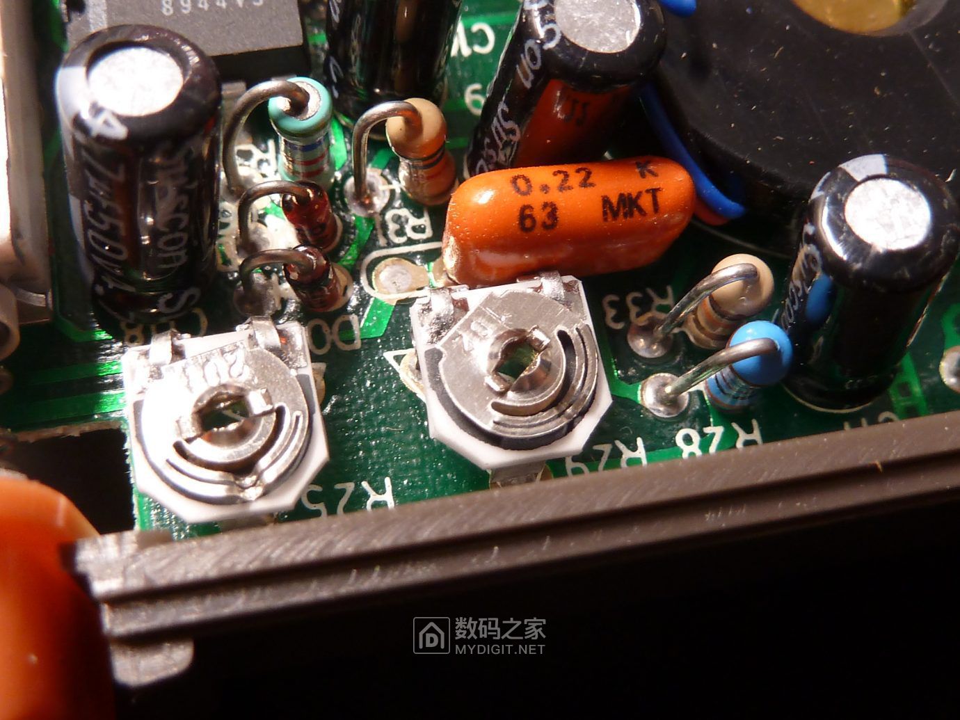 首拆拆解滨江dt266钳形数字万用表