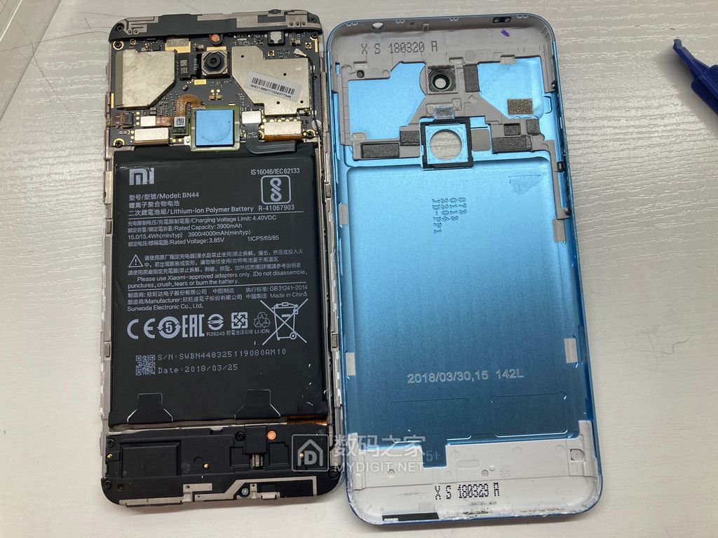 给红米5plus换电池 - 维修达人 数码之家