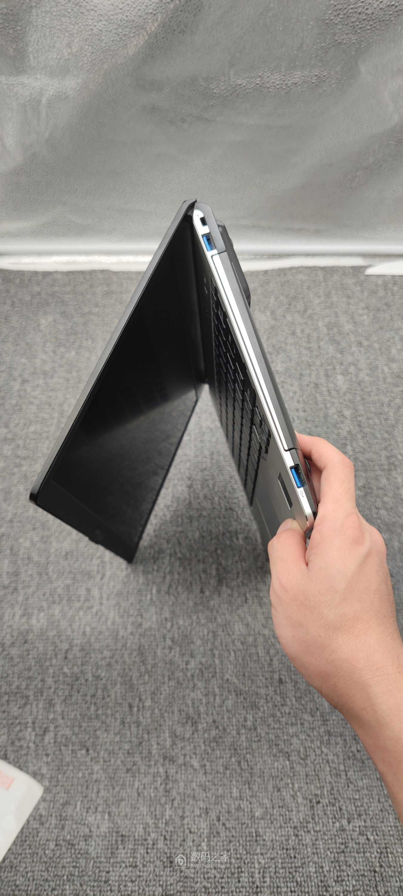 i5  7代  8 256富士通s937笔记本电脑