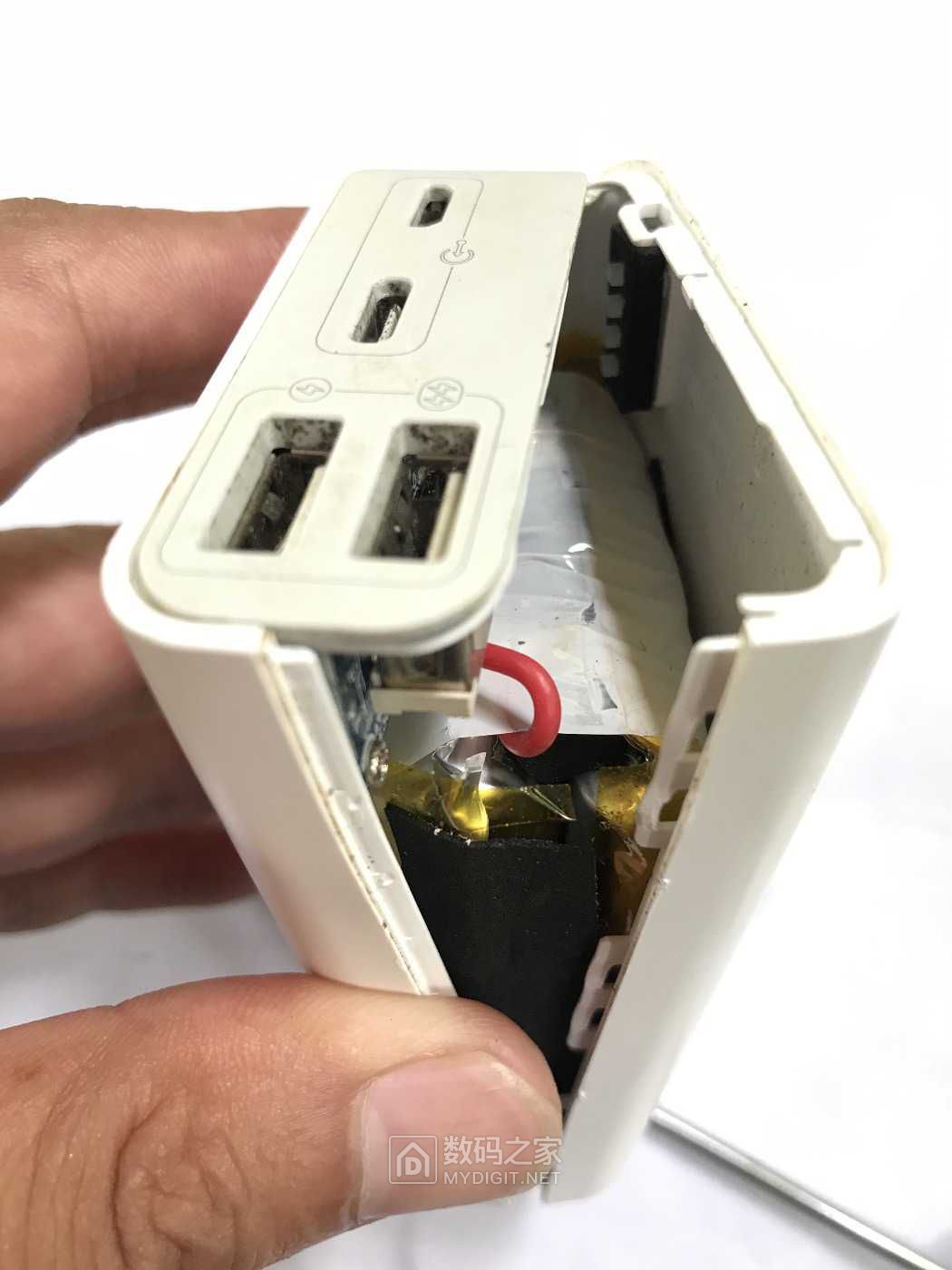 包拆公解案之罗马仕充电宝型号pph10和一个蓝牙实现拍照的玩意