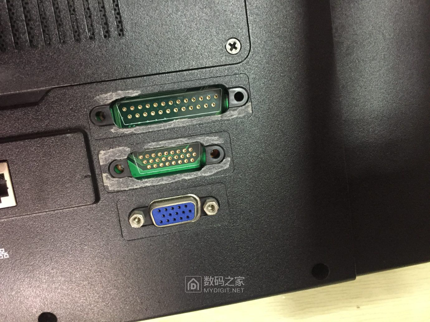 2可扩展的串口和dvi.jpg