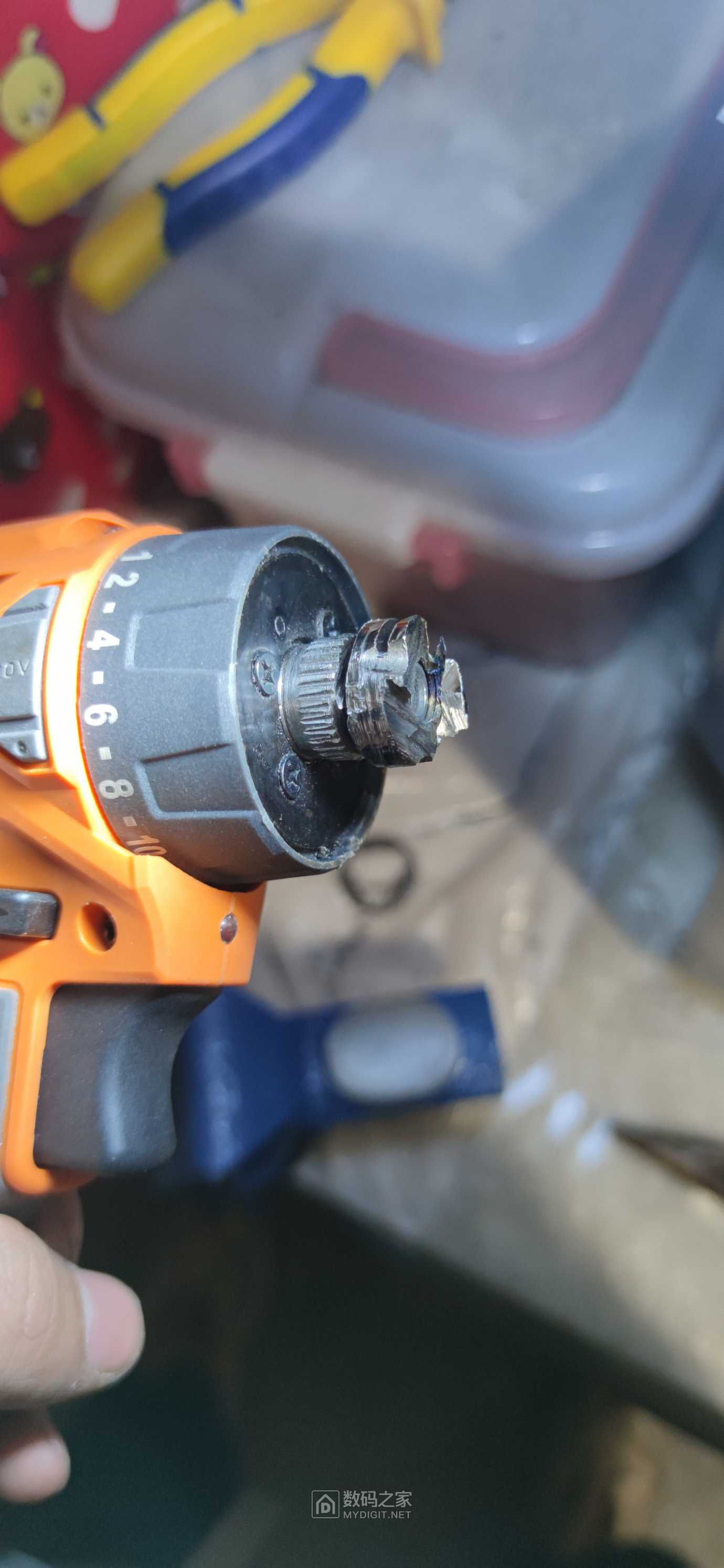 救命了,我的电钻夹头卡死了,角磨机锯了一半没底了 - 问答悬赏 数码之