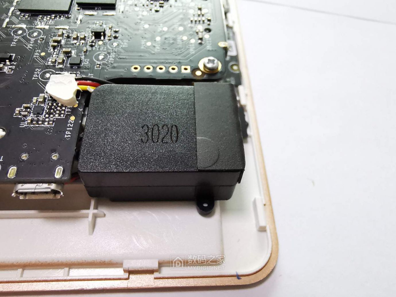 这个3020不知道什么器件