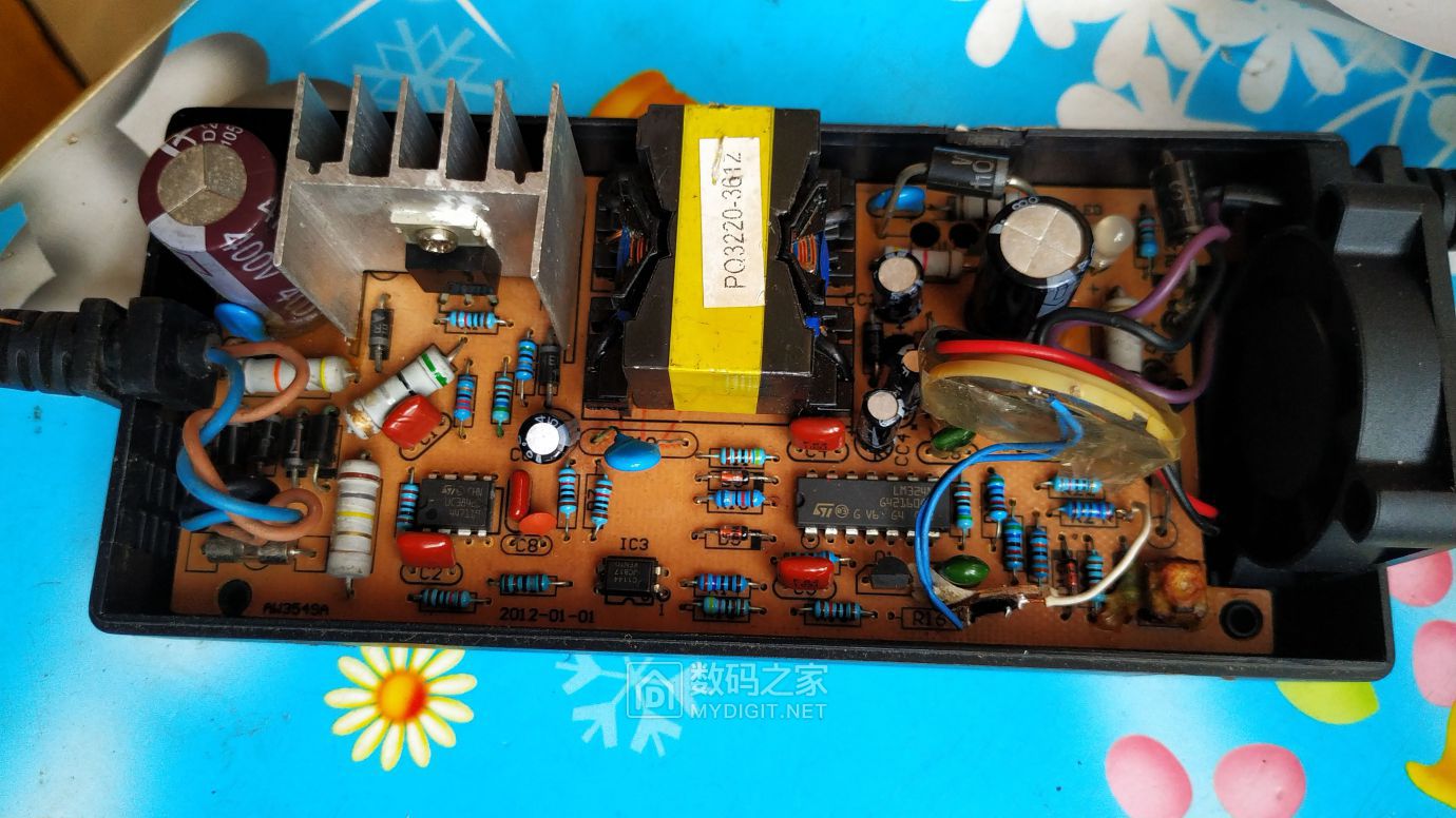 音乐IC安装在充电器内1.jpg