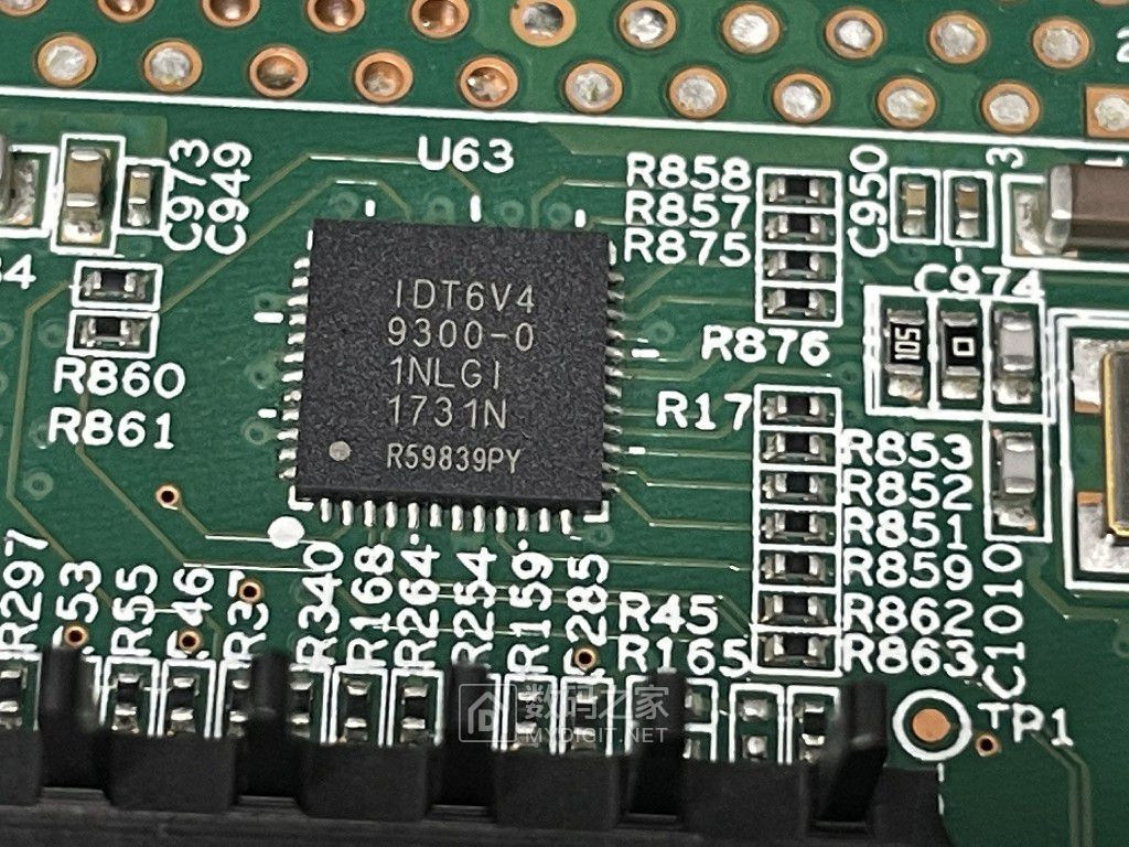 D11  IDT6V49300.jpg