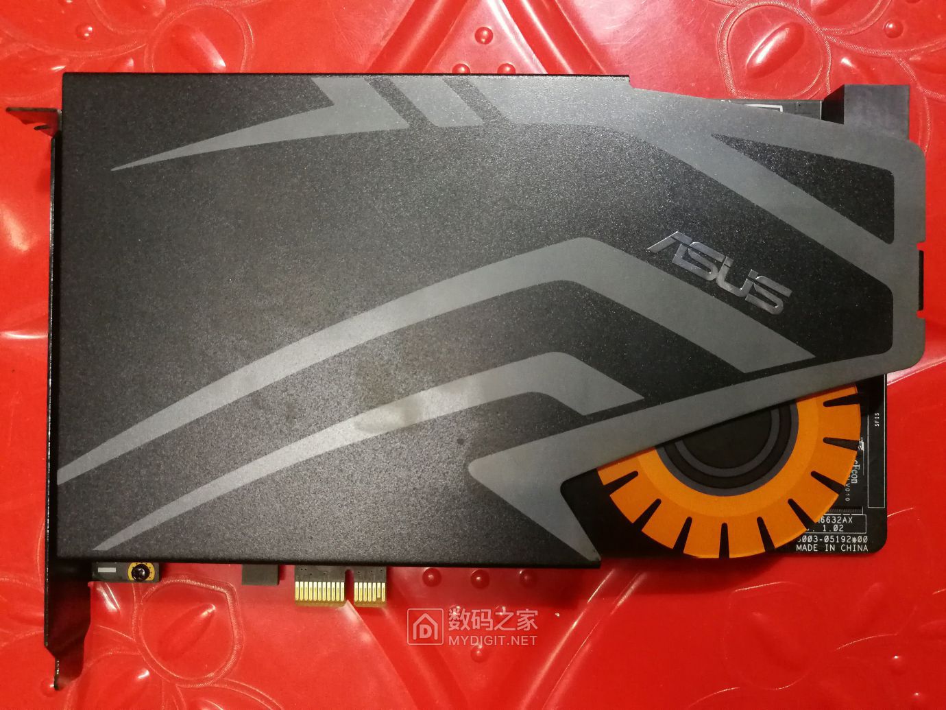 asus华硕strixraiddlx大师版猛禽声卡