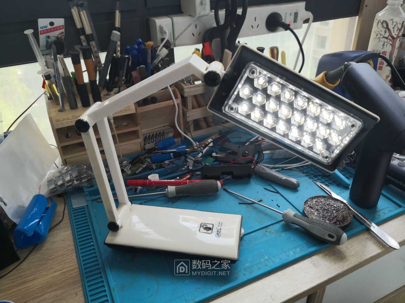 拆解维修雅格yg3979无线台灯