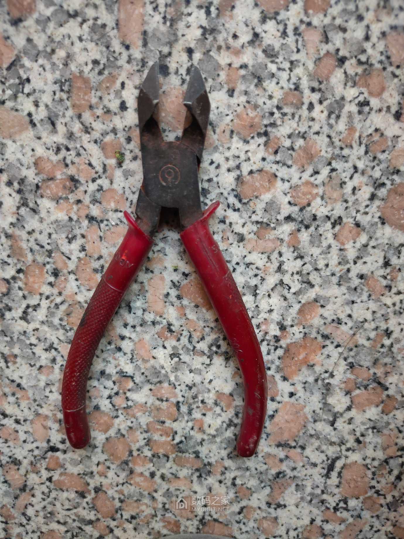 三石电子的电动车充电器已经修好了