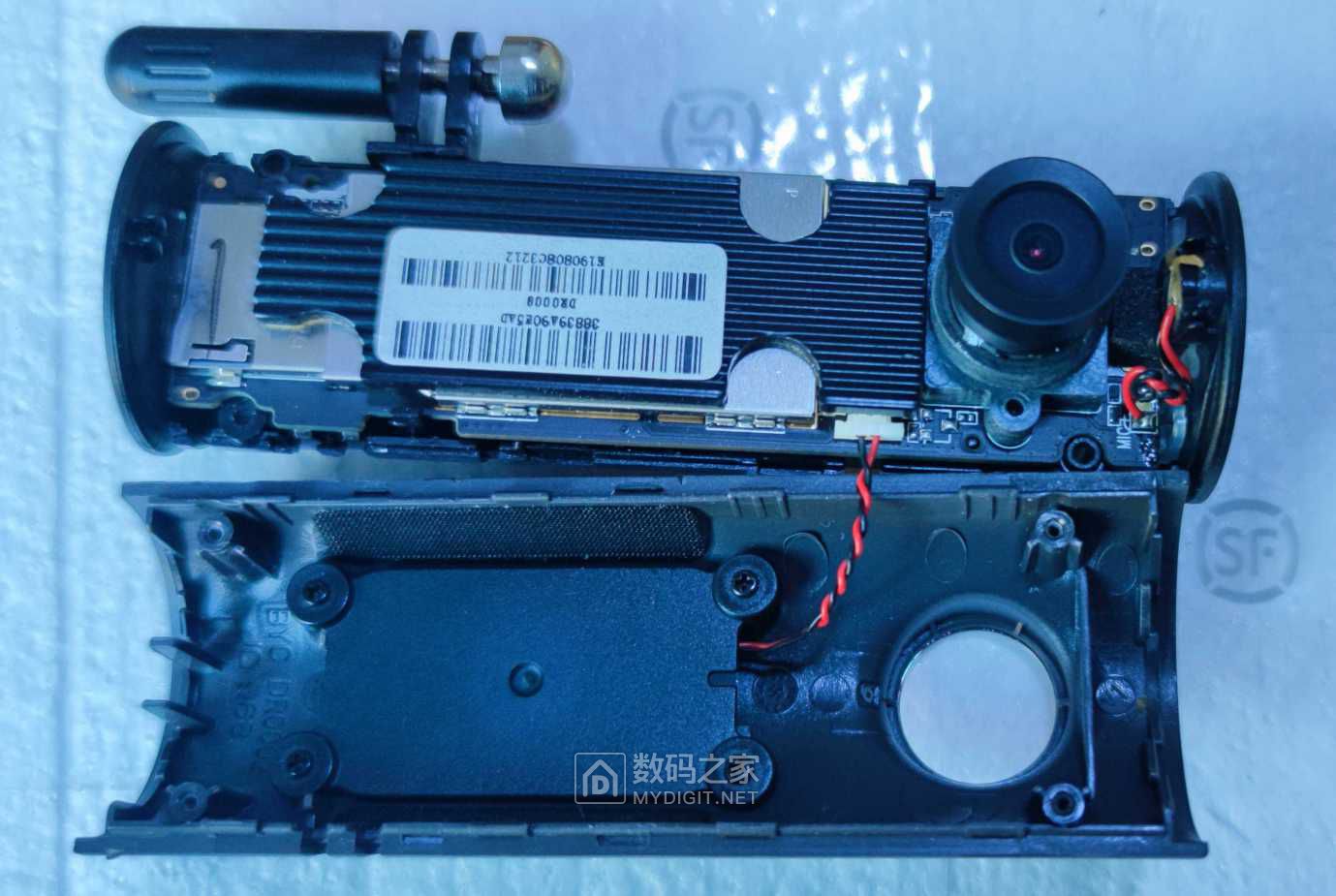 70迈行车记录仪1S拆解 D06 故障现象：插电绿灯 - 拆机乐园 数码之家
