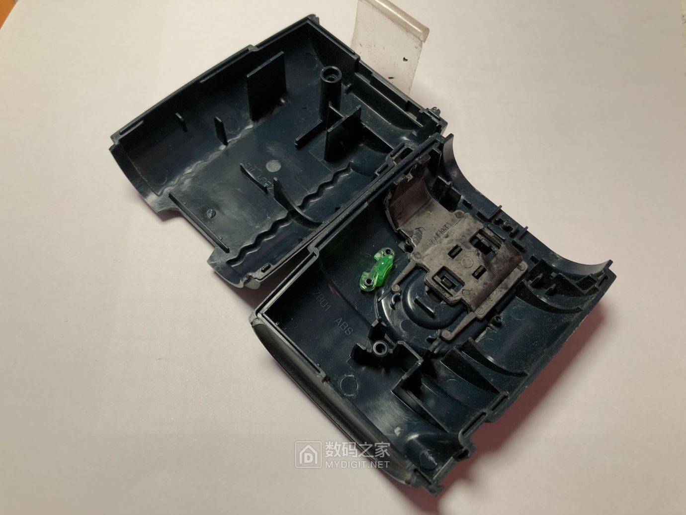 飞利浦HQ26电动剃须刀拆解保养换电池及电路分析 - 拆机乐园 数码之家