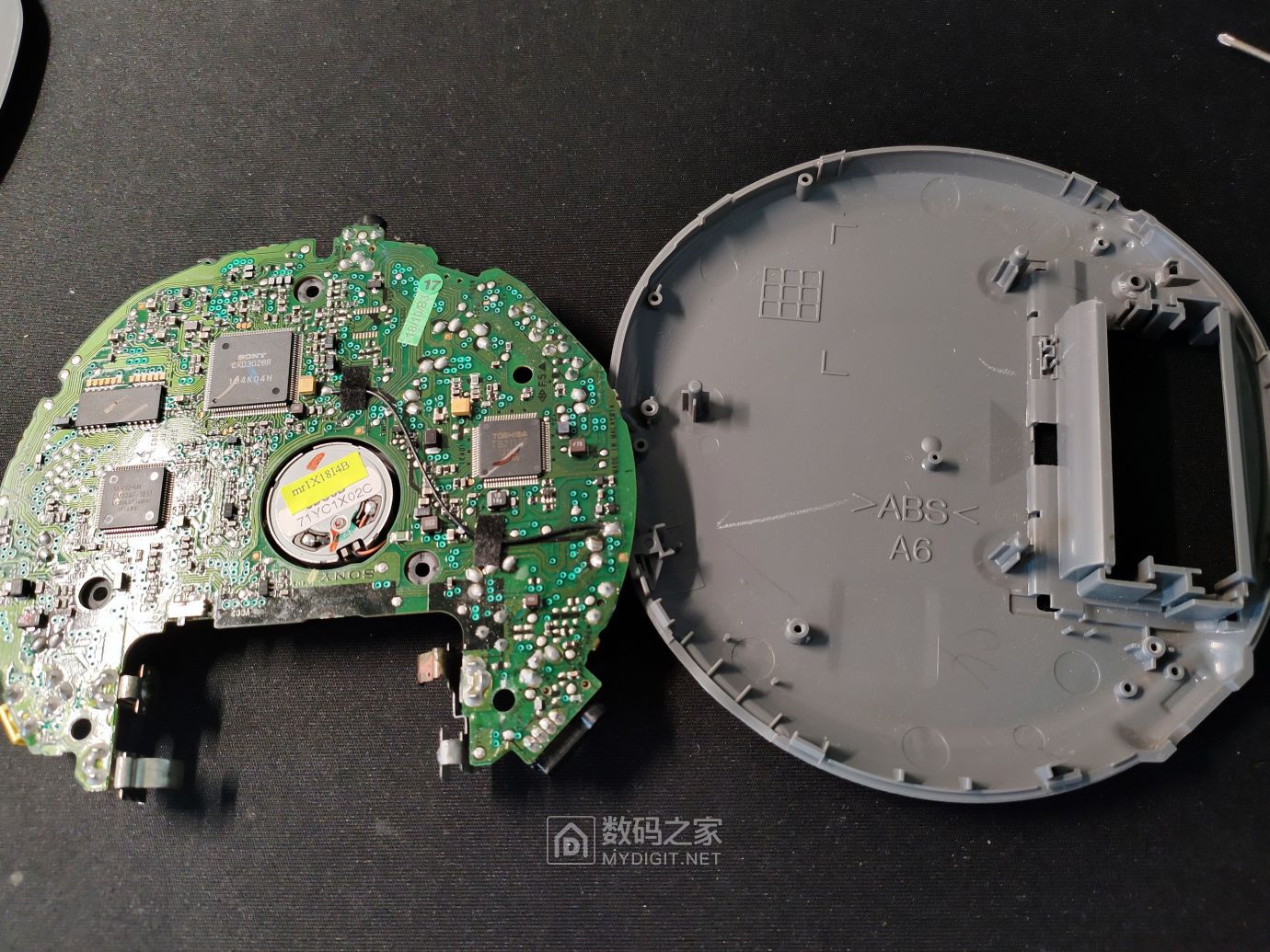 Sony Rv666 拆解今天刚刚淘的索尼D-E666 CD随身听 - 拆机乐园 数码之家