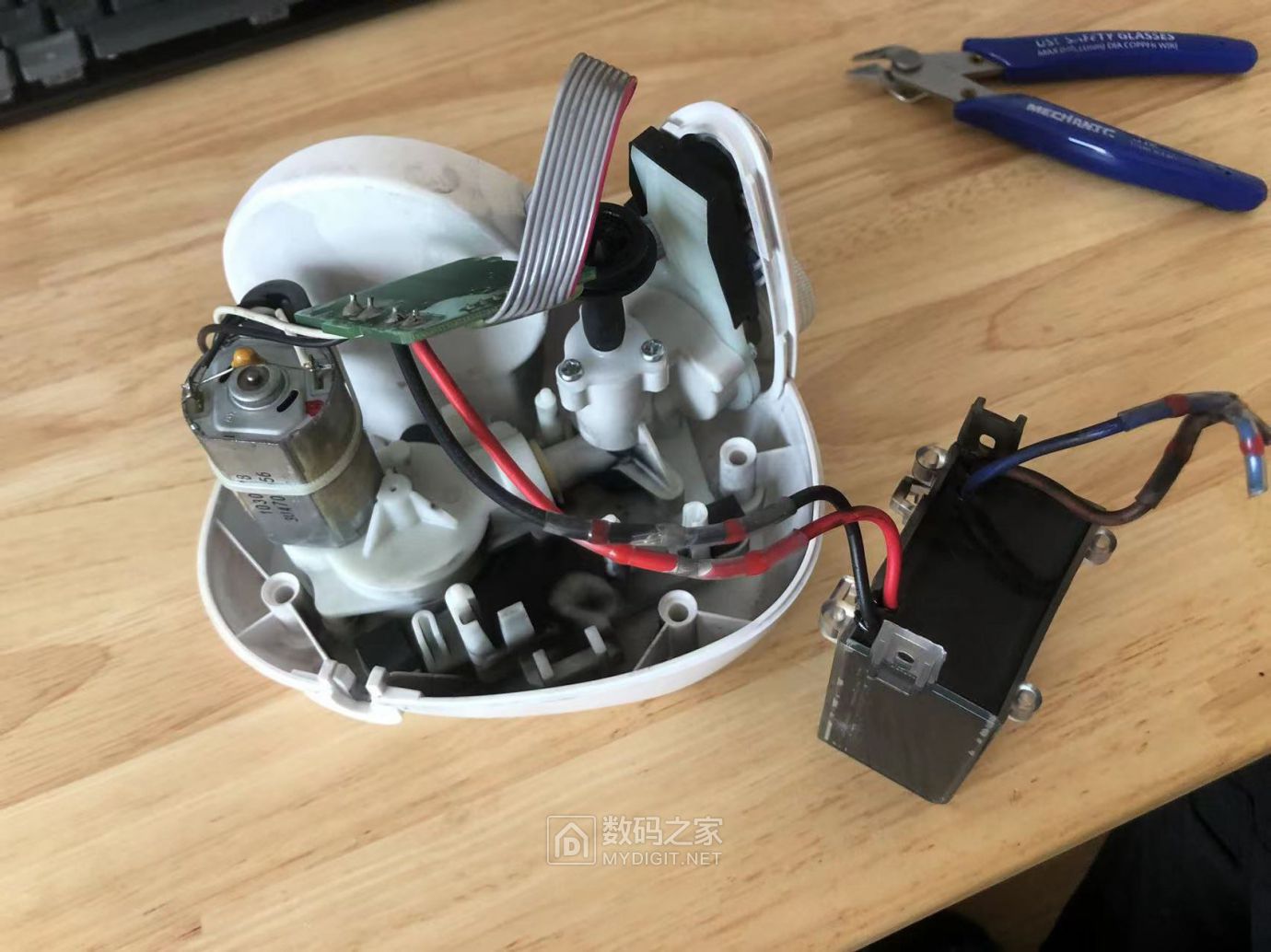 拆修洁碧冲牙器wp-670ec - 拆机乐园 数码之家