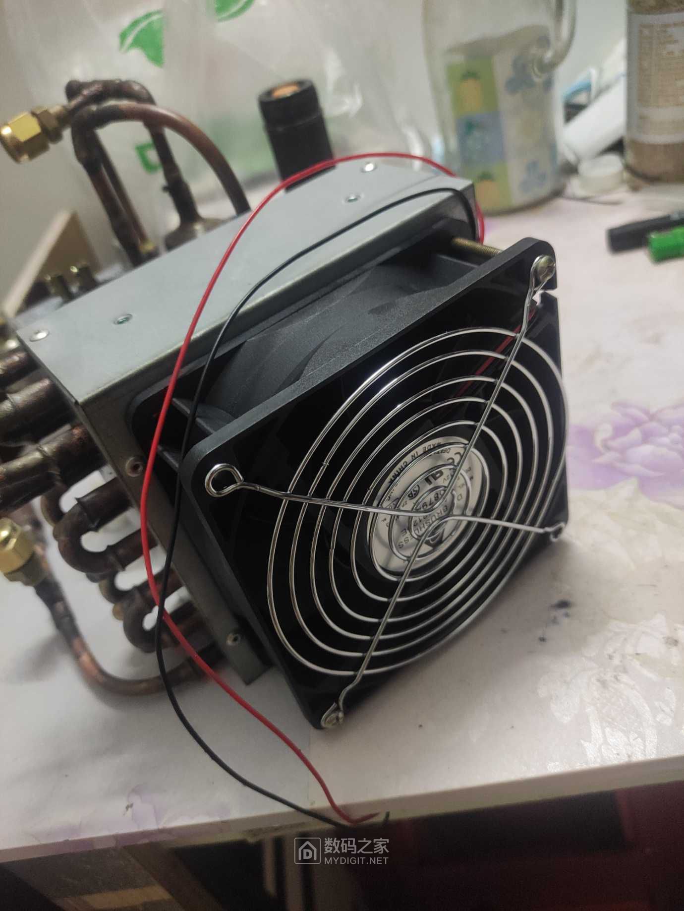 用微型压缩机制作一台冷水机 给鱼缸制冷 - 创意diy 数码之家