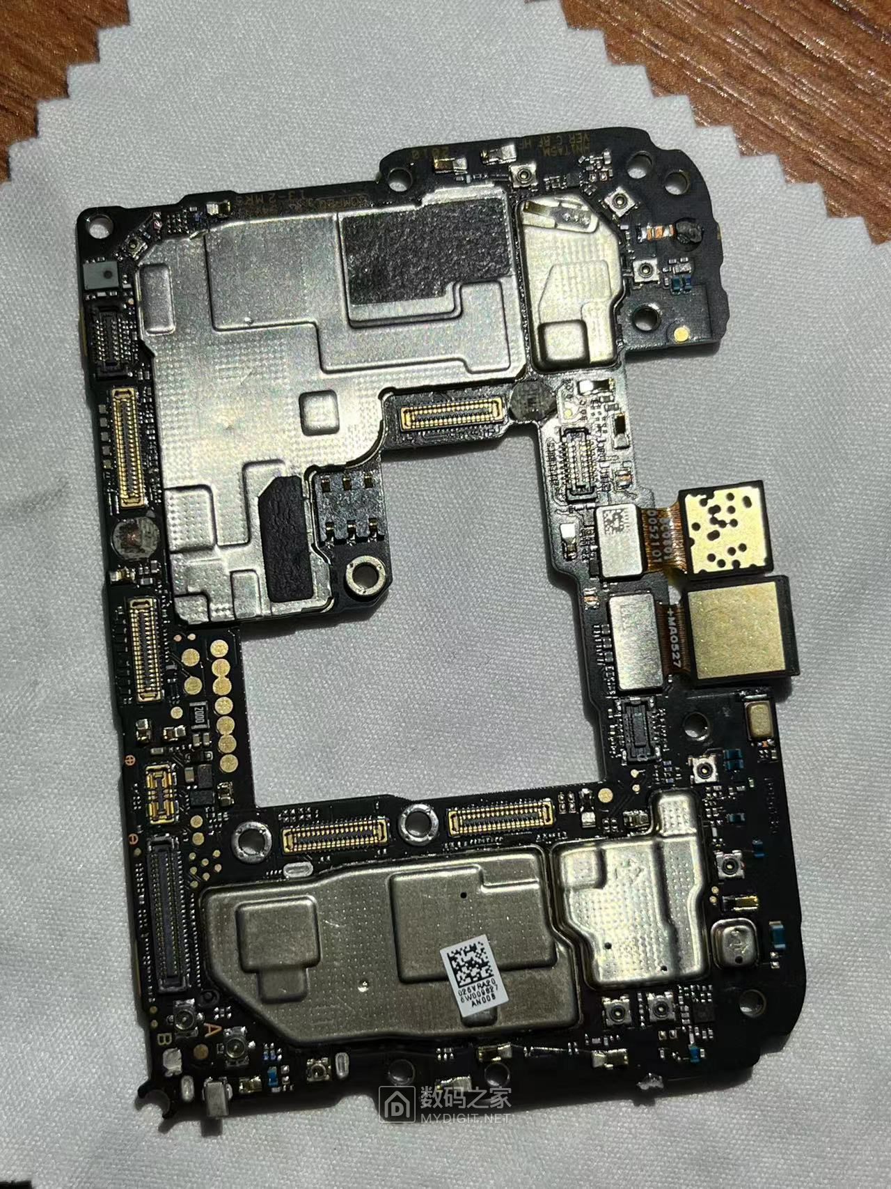 华为mate30 5g手机无指纹耗电快-一颗电容引起的故障维修 - 维修达人