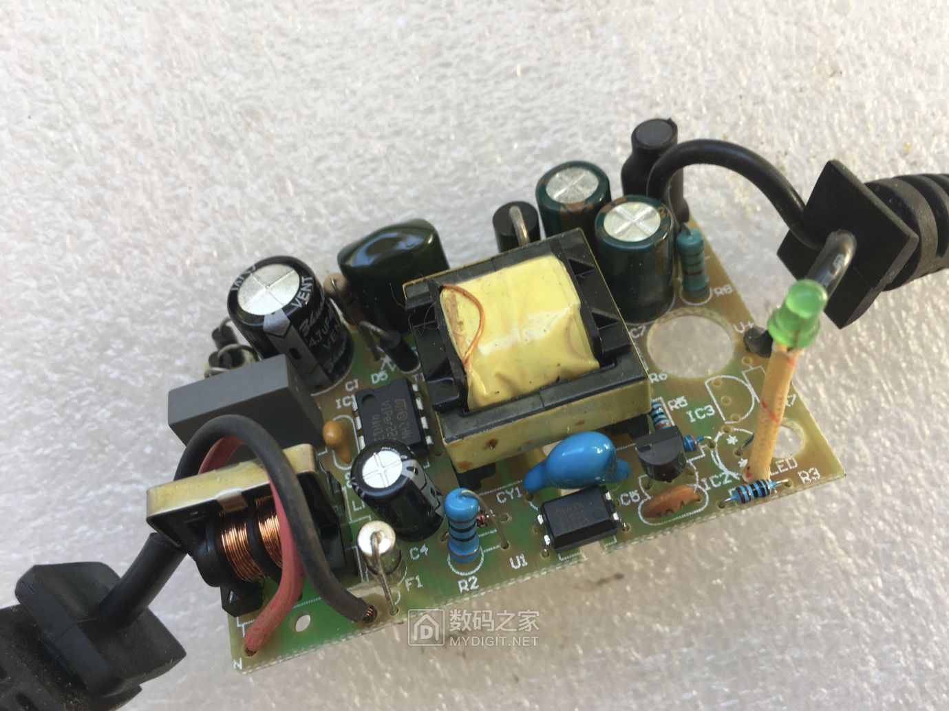 拆修小耳朵12v1a电源适配器(teady std-412k-a ) - 拆机乐园 数码之家