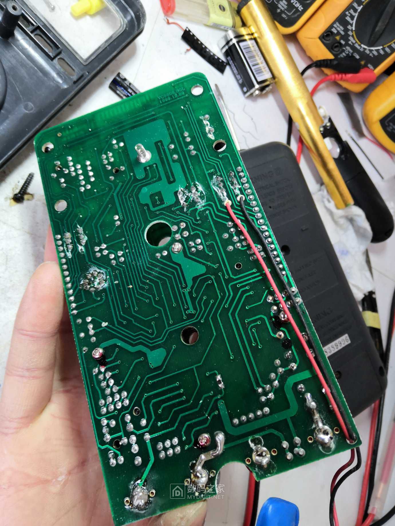 拆解旧版胜利vc9808数字万用表