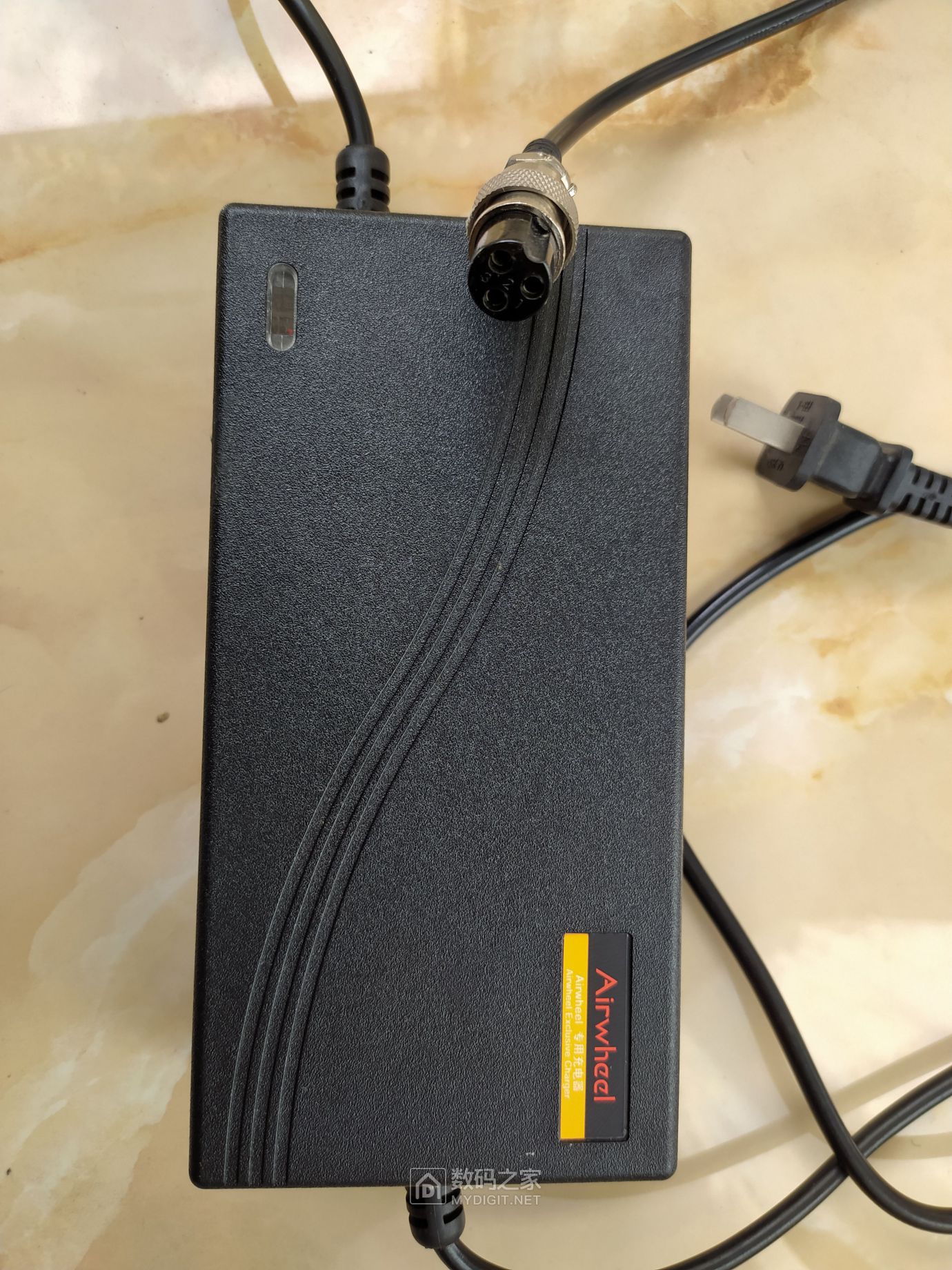 充电器正面