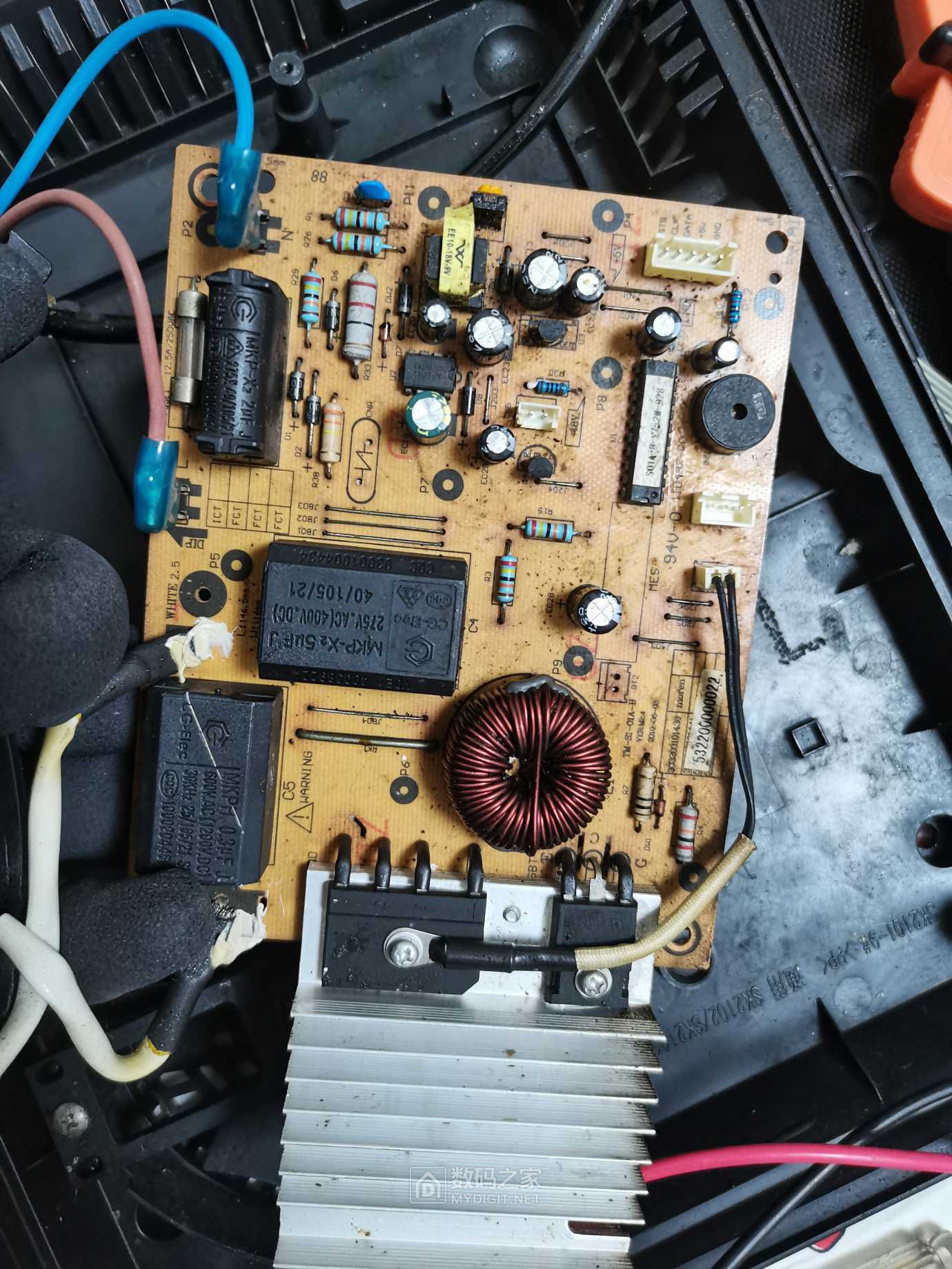 美的电磁炉,通电没反应,曲折维修 - 拆机乐园 数码之家