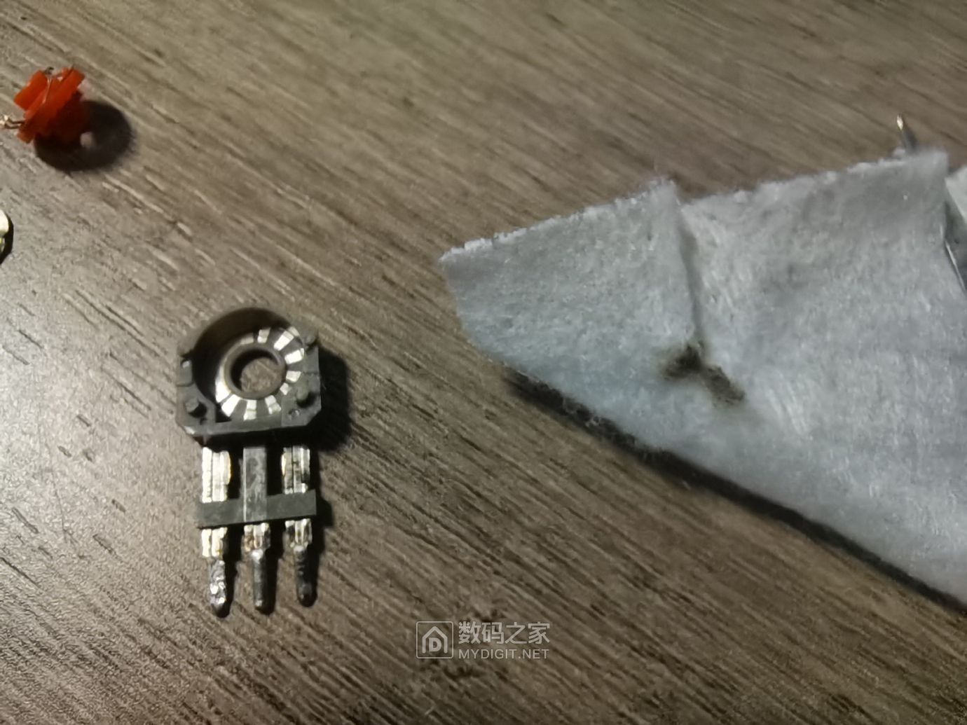湿巾都黑了