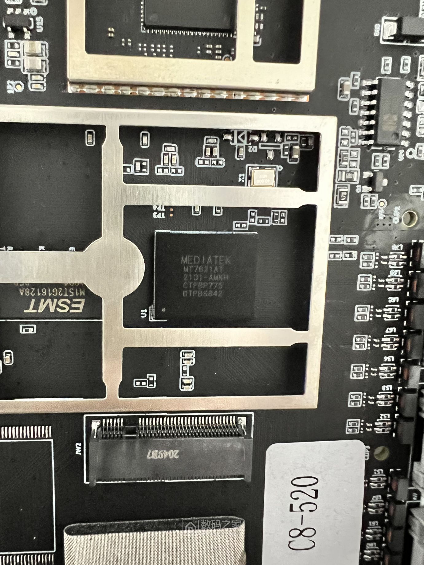 鲲鹏无限5G CPE无线路由器拆解 - 拆机乐园 数码之家