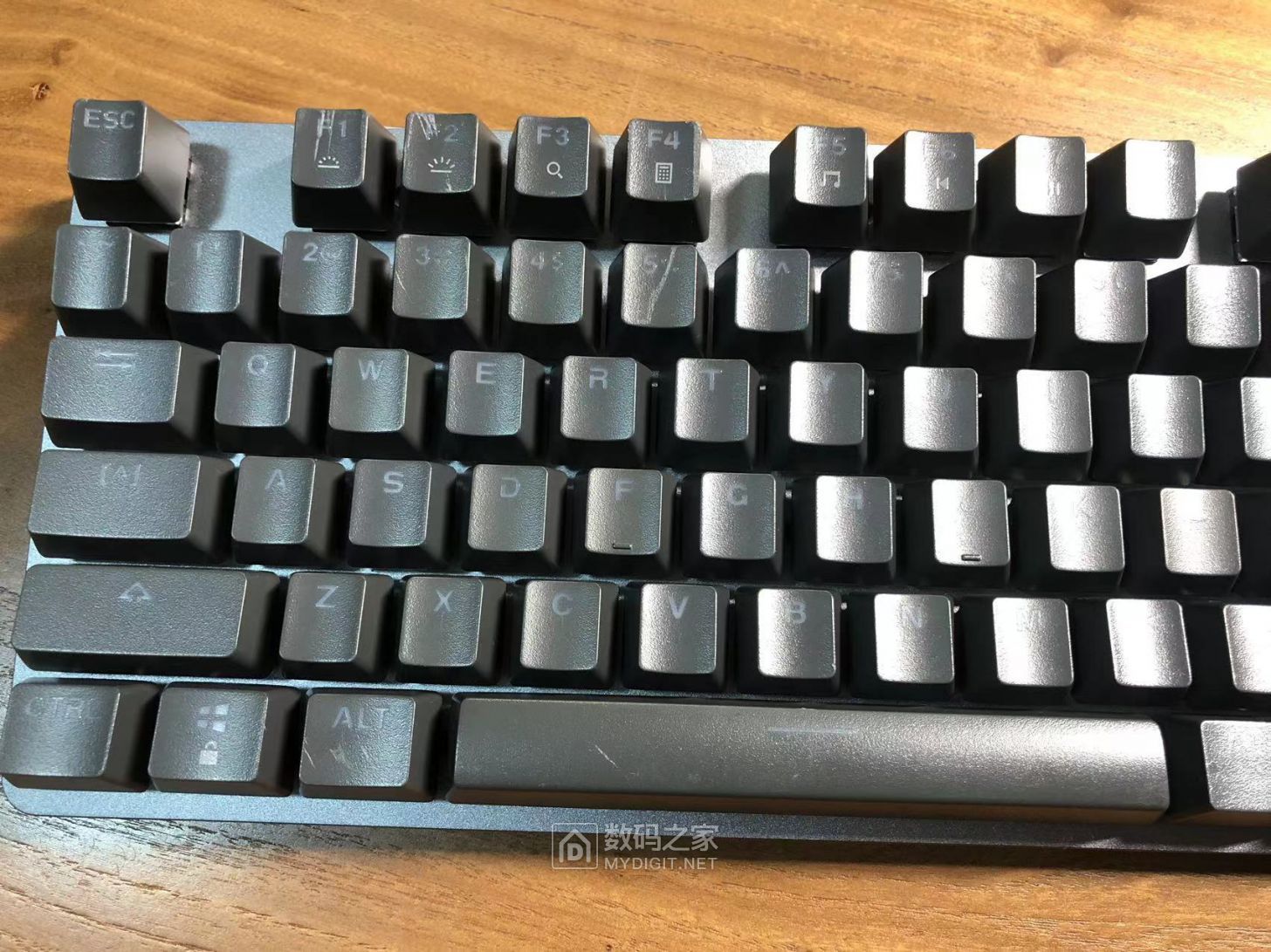 原配键帽有划痕