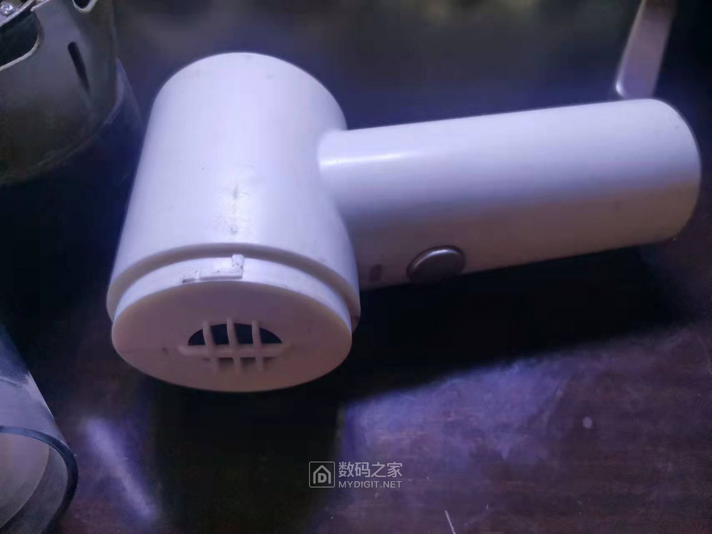 海鲜市场10元买的，用了两年多，偶尔吸个桌子啥的