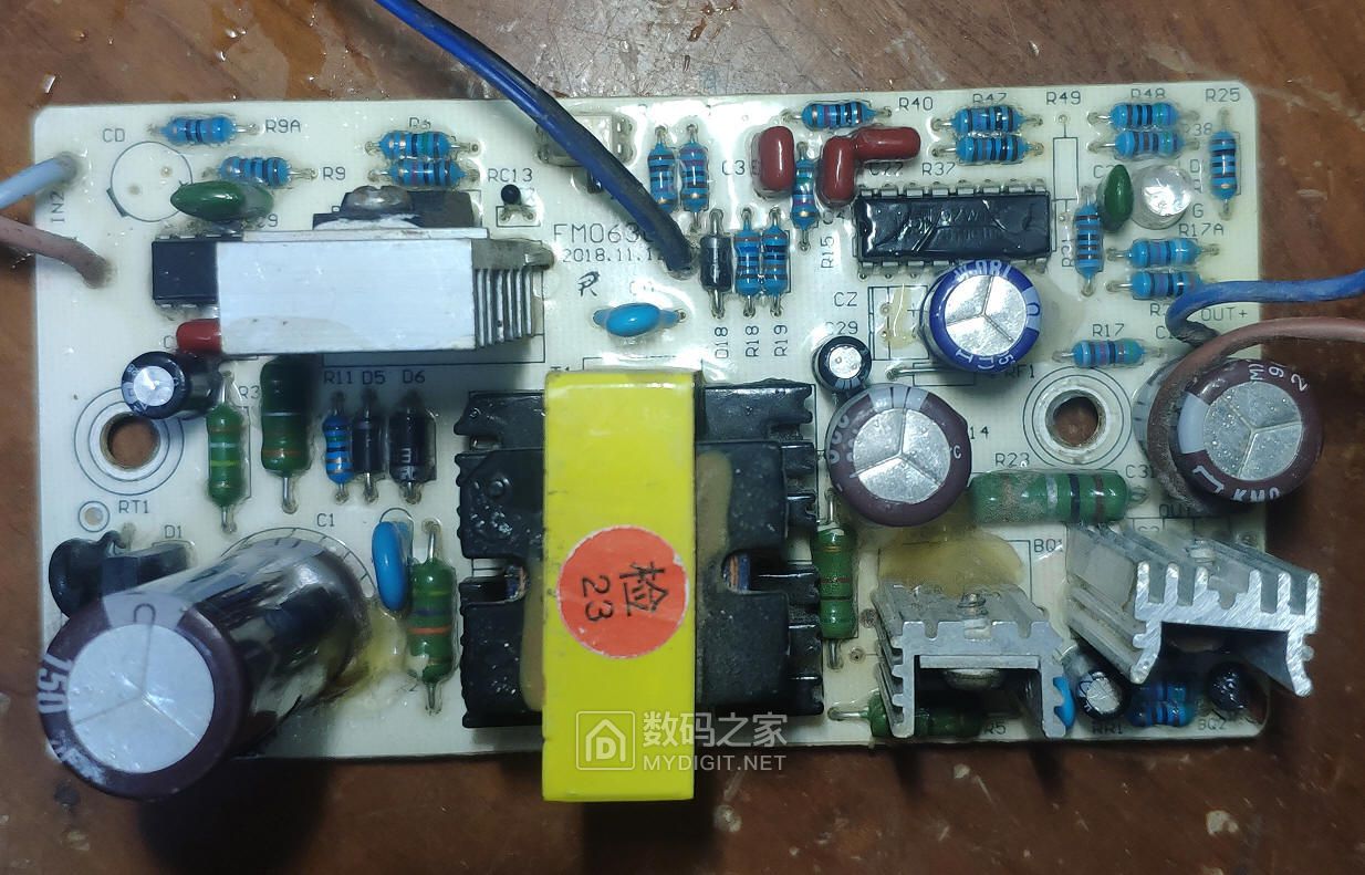 131253tm17v7a9qyk39tat.jpg