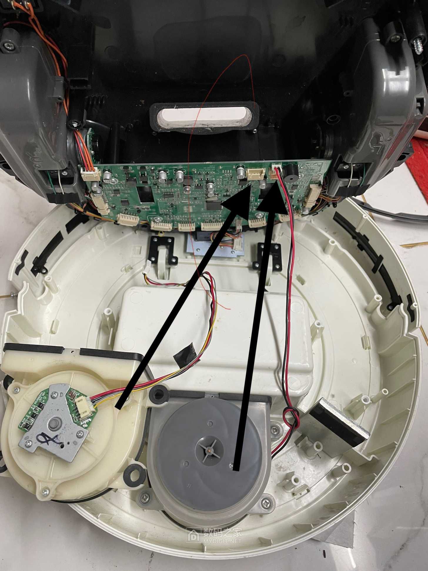 扫地机的吸尘器坏掉了,拆了一看,还是无刷电机,改个普通的继续用