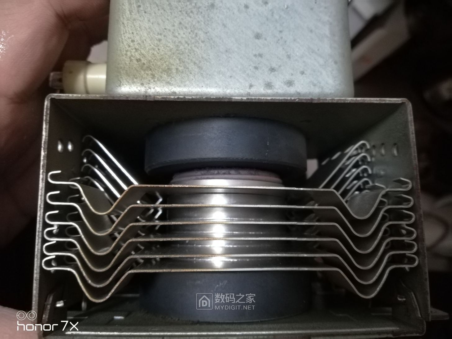 另一边烧裂的磁芯