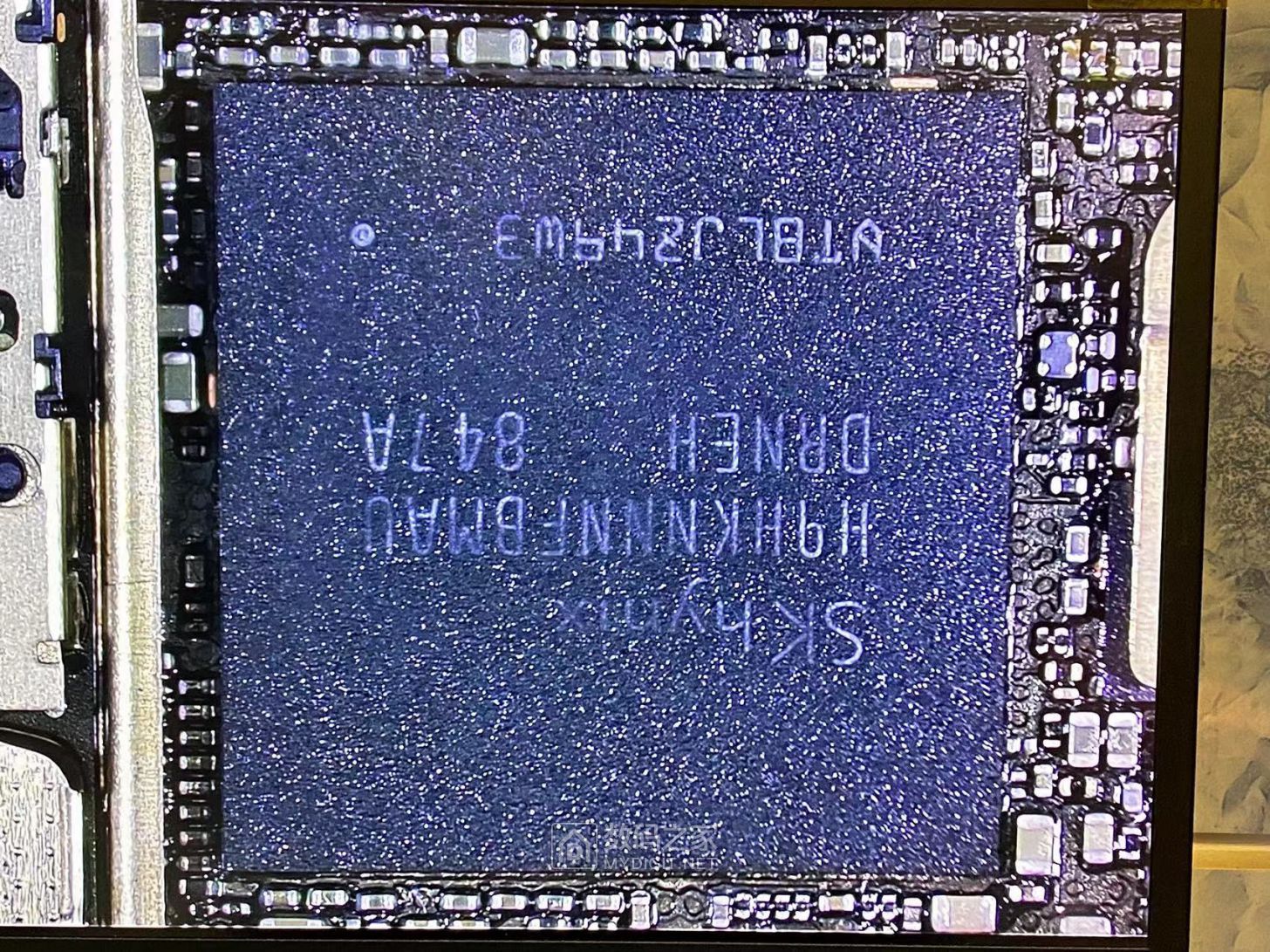华为P30不开机卡HUAWEI界面-CPU虚焊引起的故障维修 - 维修达人 数码之家