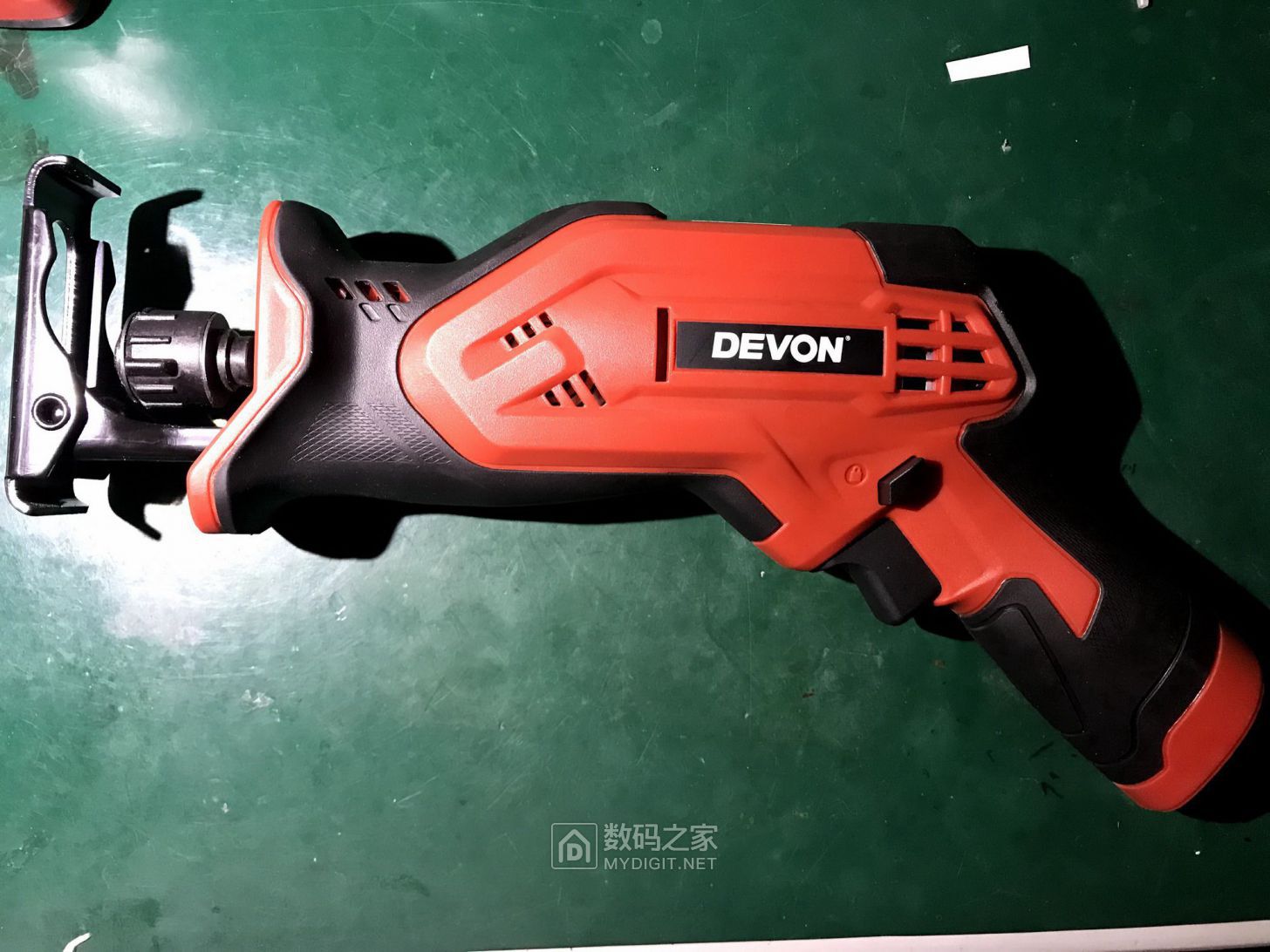 拆大有12v锂电往复锯 devon 5828-li-12