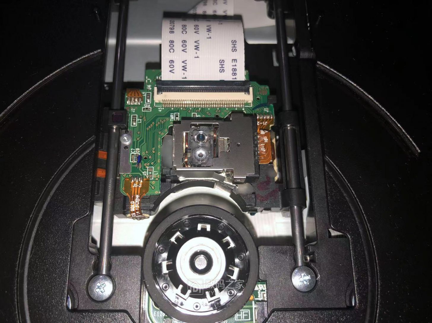 拆解飞利浦蓝光机更换仓门皮带（PHILIPS BDP2186） - 拆机乐园 数码之家