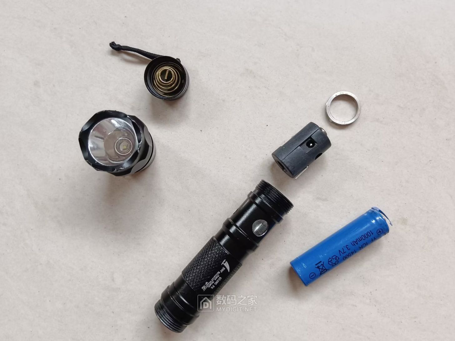 电筒开关坏了怎么办 112331ojvi9lzx8xg2sv60.jpg