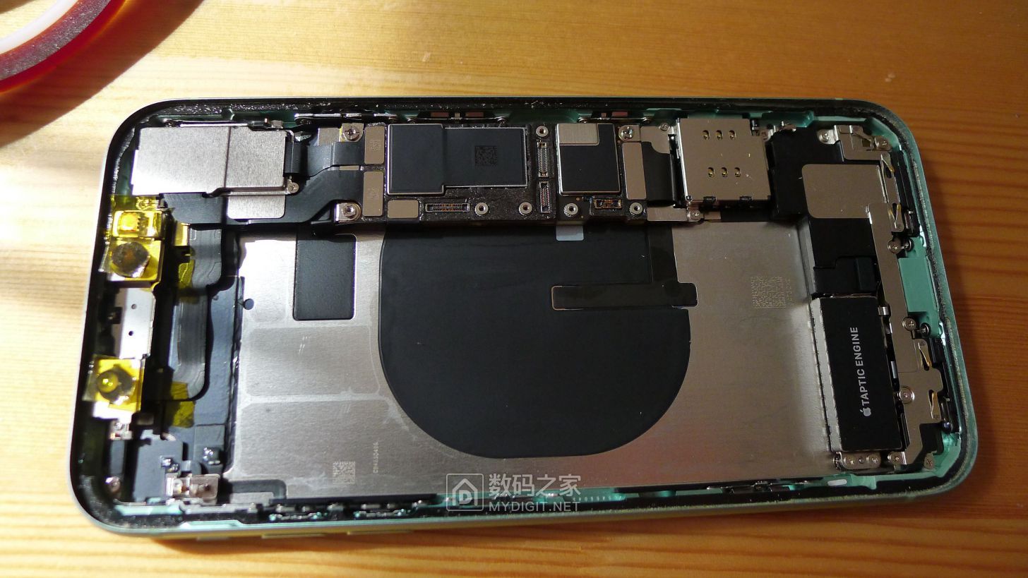 215259x7s2s04a70sqro7s.jpg