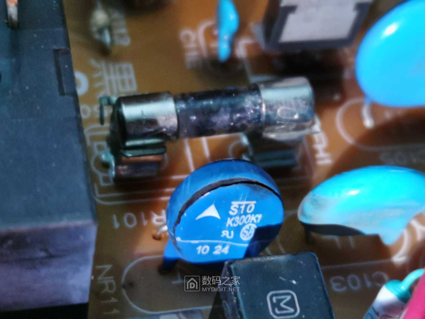 空调开机就烧保险丝是什么原因 165417m3drhxgxnoxornx0.jpg