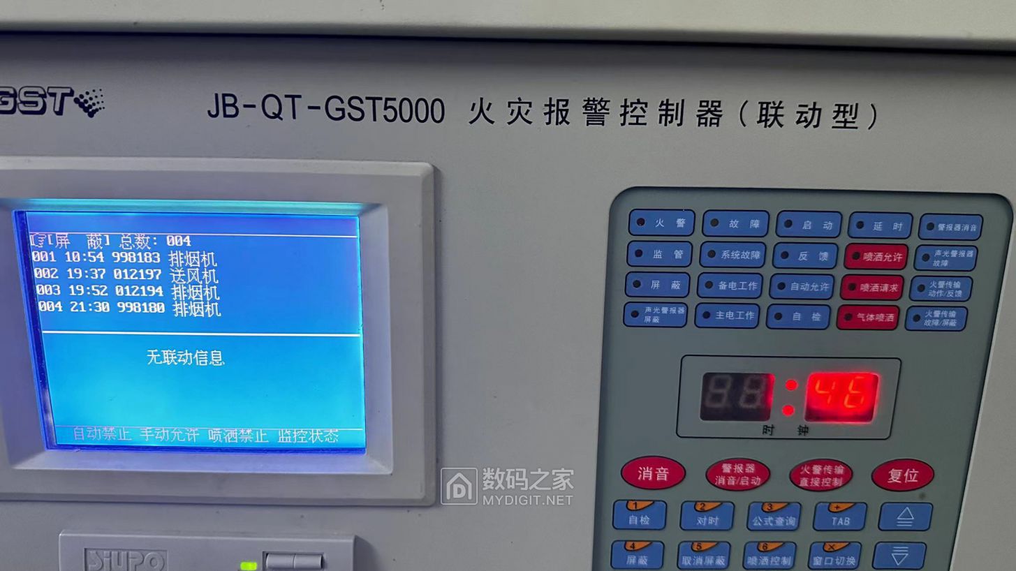 085750g67xe6ina19z88ue.jpg