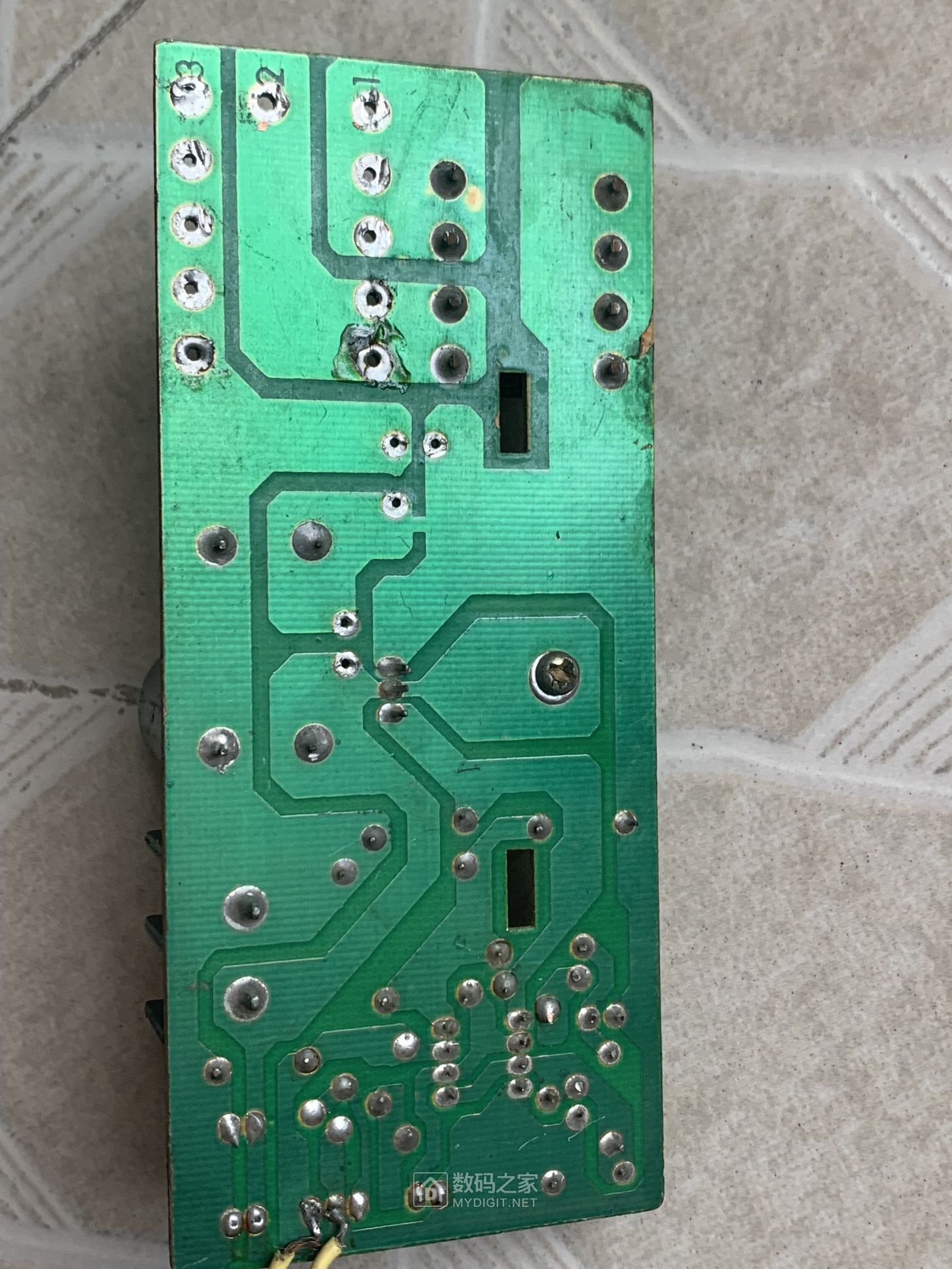 拆解饮水机的制冷套件 - 拆机乐园 数码之家