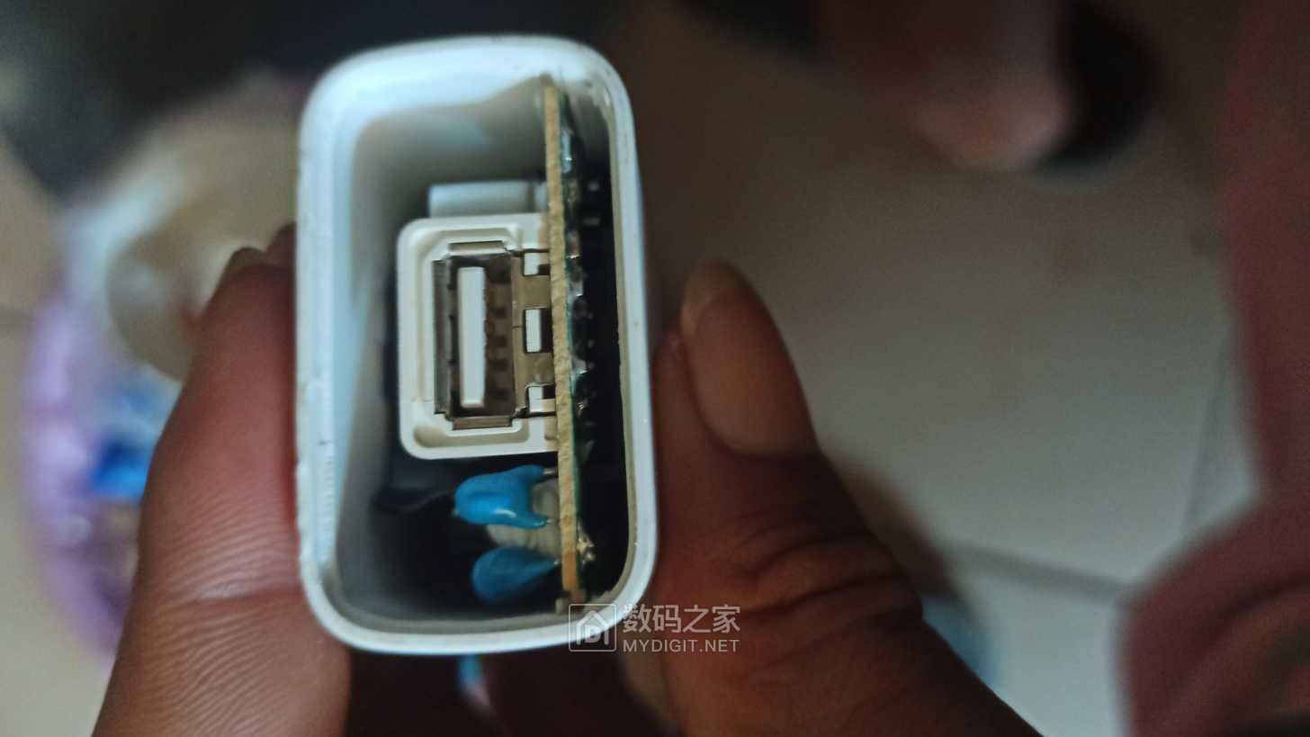 vivo 手机快充充电头怎么拆 095753gsdcv40icac004su.jpg