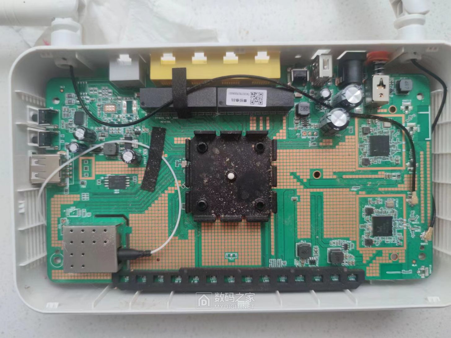 移动版WiFi6吉比特光猫PT939G首拆 - 拆机乐园 数码之家