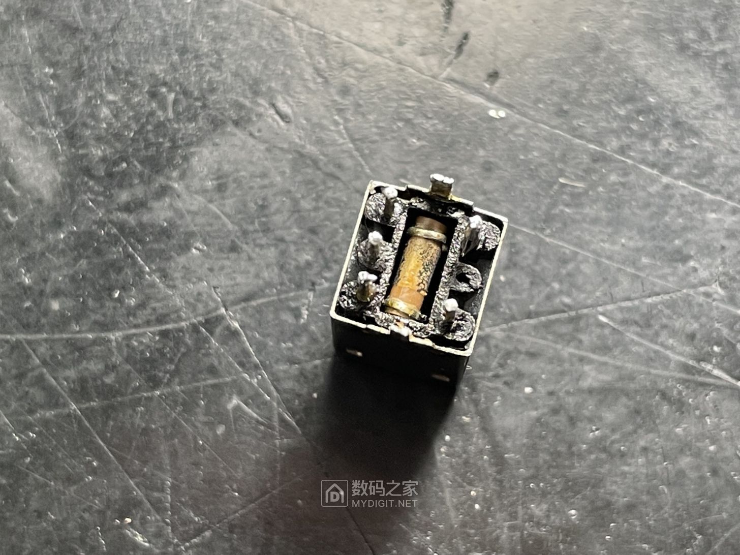 10.7MHz鉴频中周维修 - 拆机乐园 数码之家