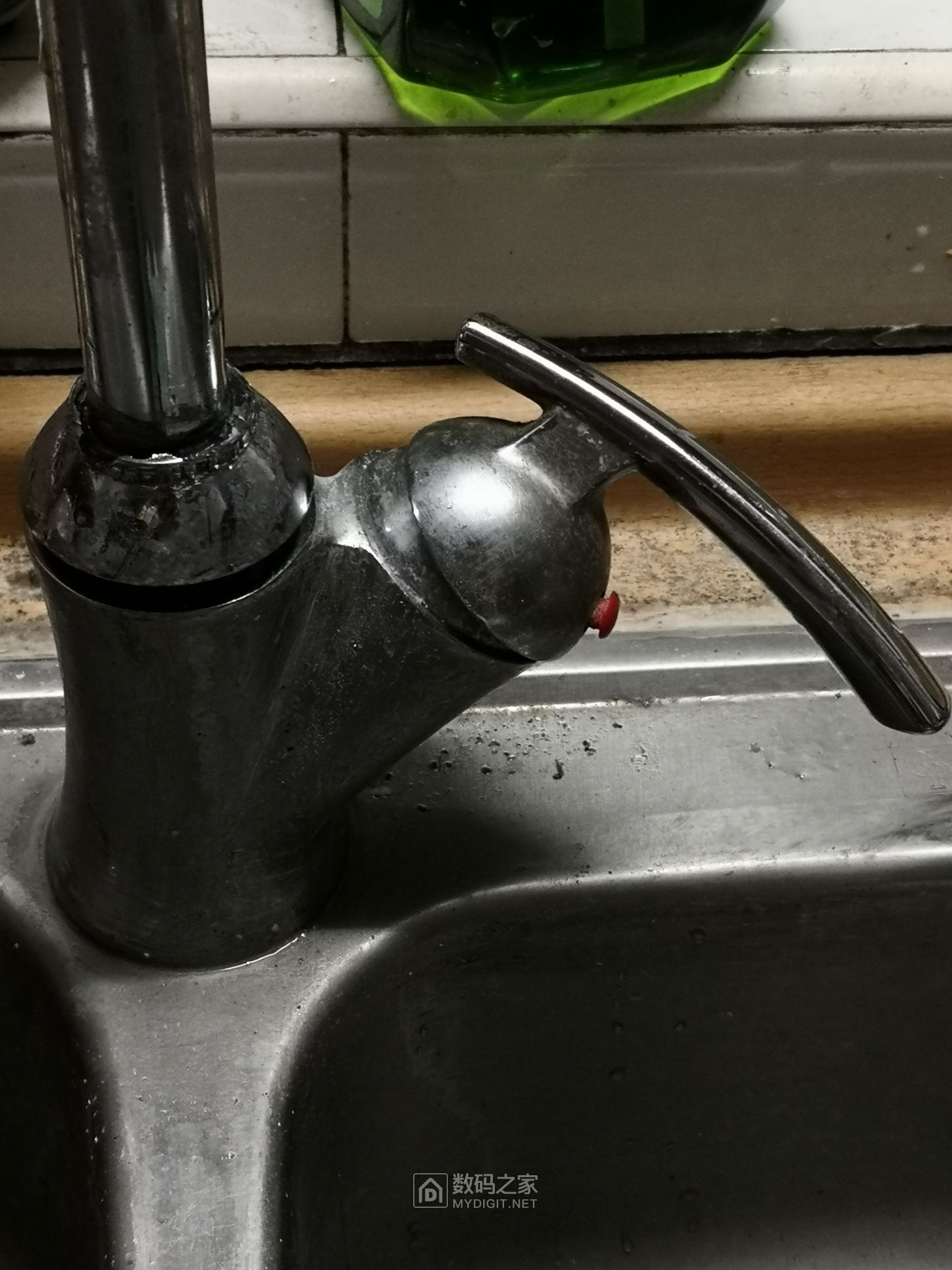 热胀冷缩法拆修摩恩厨房水龙头5069 - 能工巧匠 数码之家