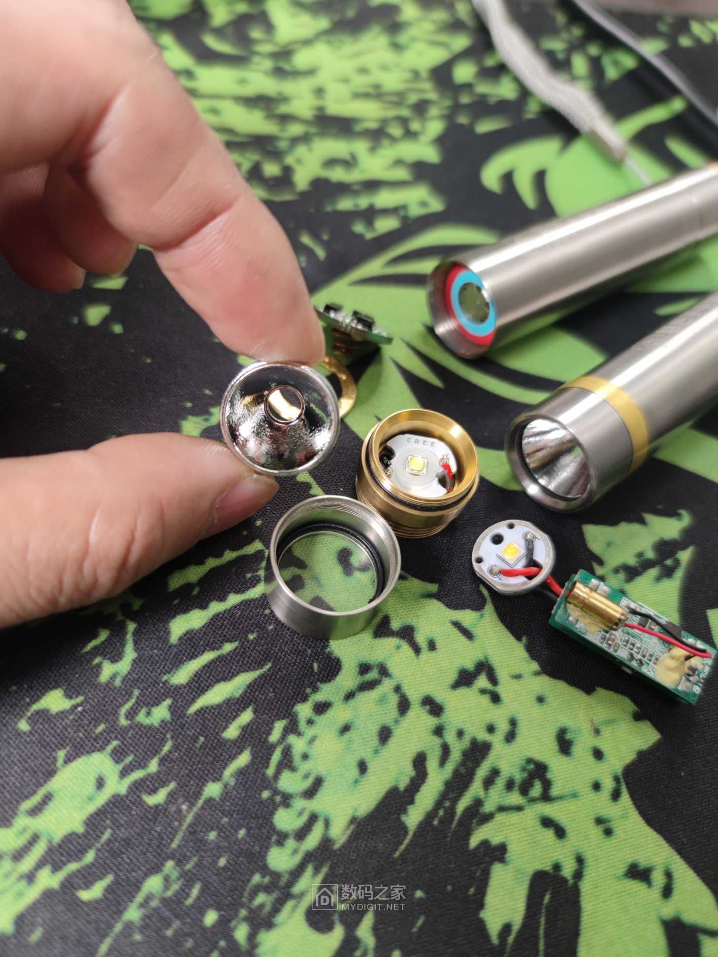 灯头难拆，灯杯灰尘还好