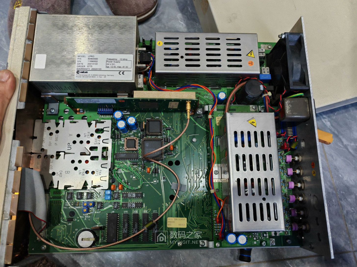 fluke PM6681/6791R内部及铷钟 - 拆机乐园 数码之家